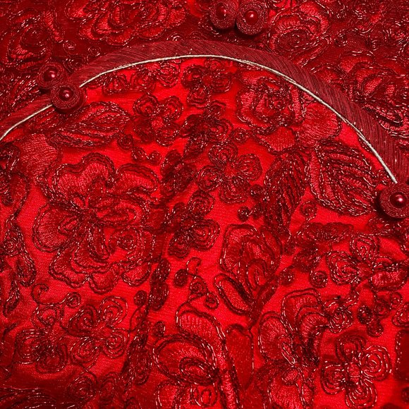 East Meets Dress - Sandra Red Wedding Qipao - Picture 5 of 5